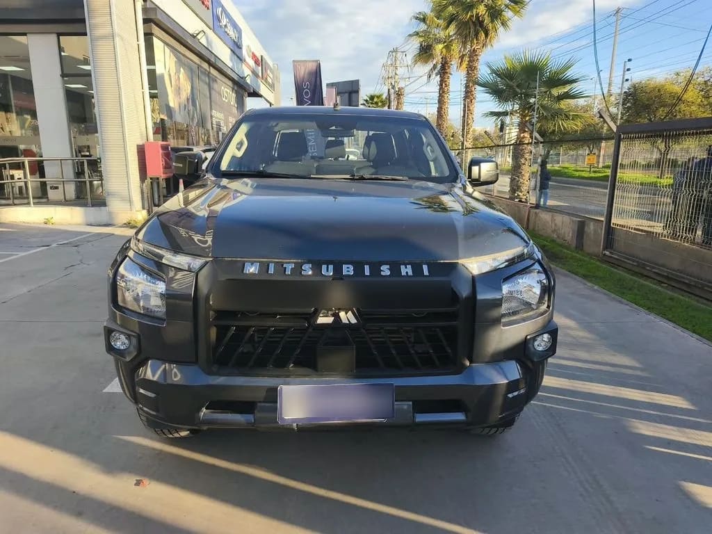 Mitsubishi L200 Katana Xrt 2.5 Mt 4x4 año 2024