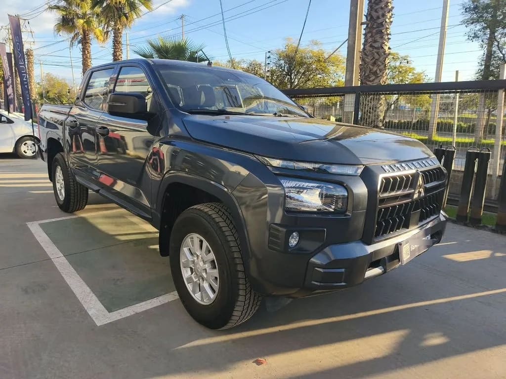 Mitsubishi L200 Katana Xrt 2.5 Mt 4x4 año 2024