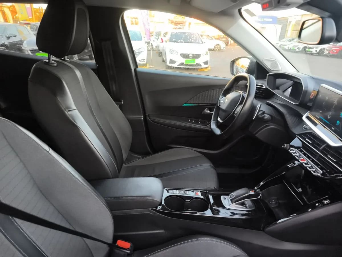 Peugeot 2008 1.5 Allure Bluehdi Diesel 4x2 130 At 5p año 2021