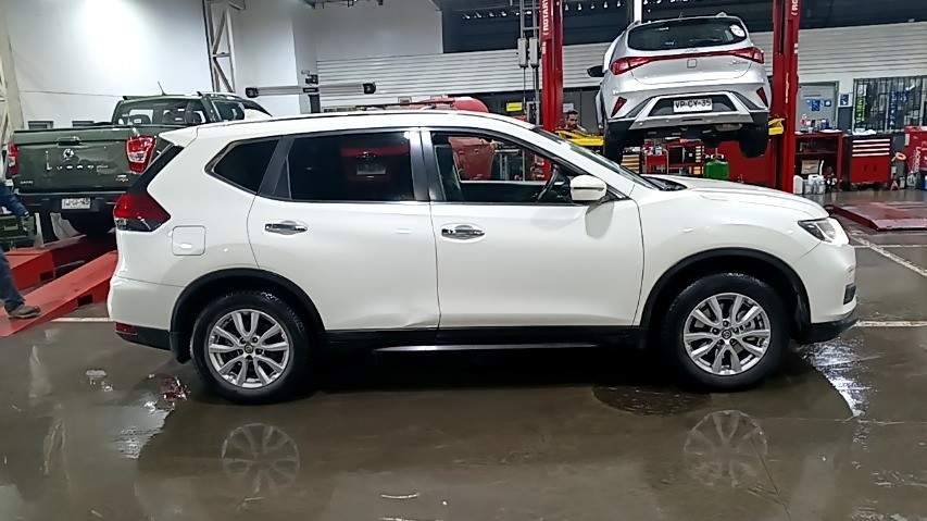 Nissan X-Trail 2.5 Sense 4x2 3row Cvt At 5p año 2023