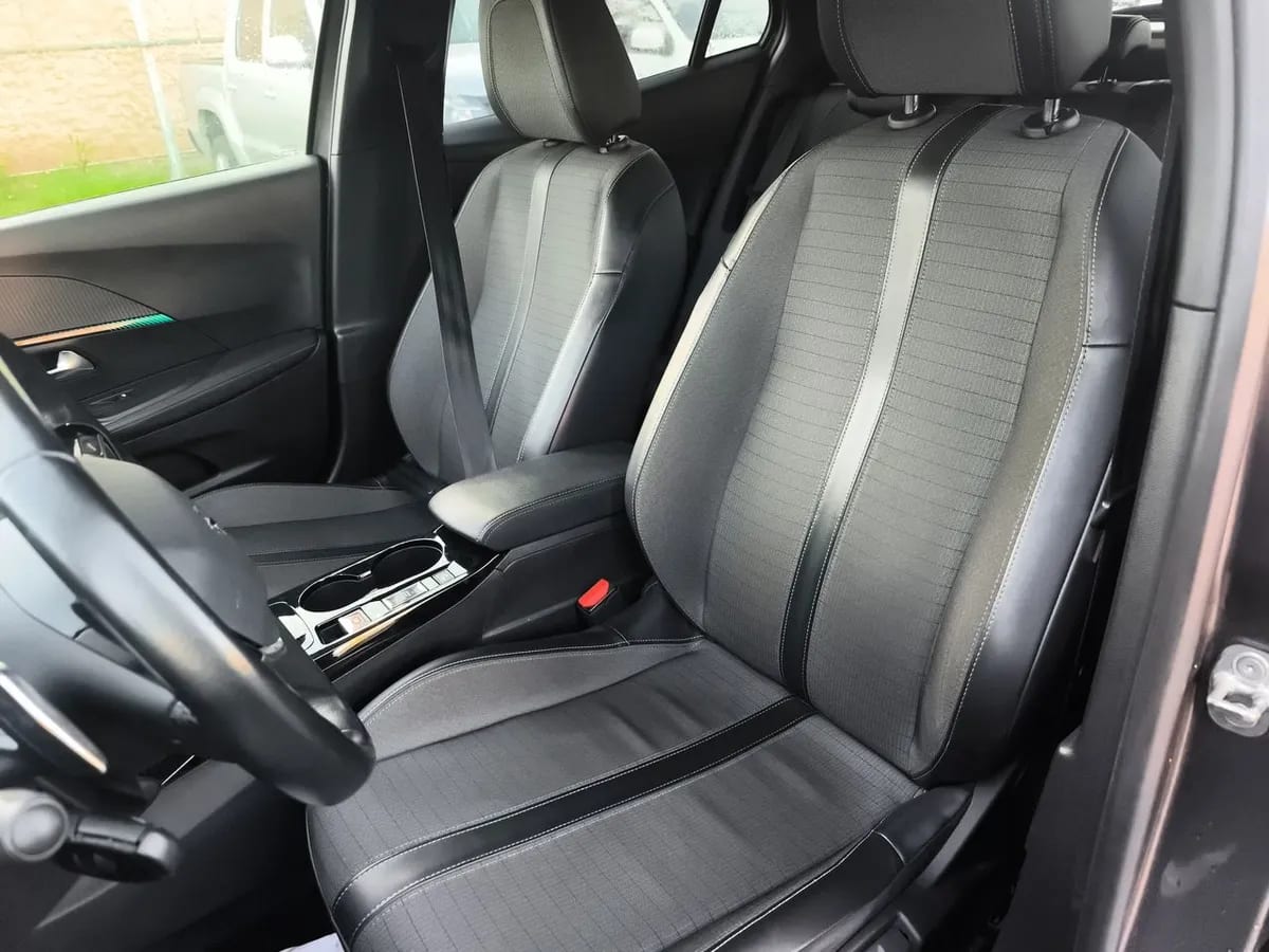 Peugeot 2008 1.5 Allure Bluehdi Diesel 4x2 130 At 5p año 2021