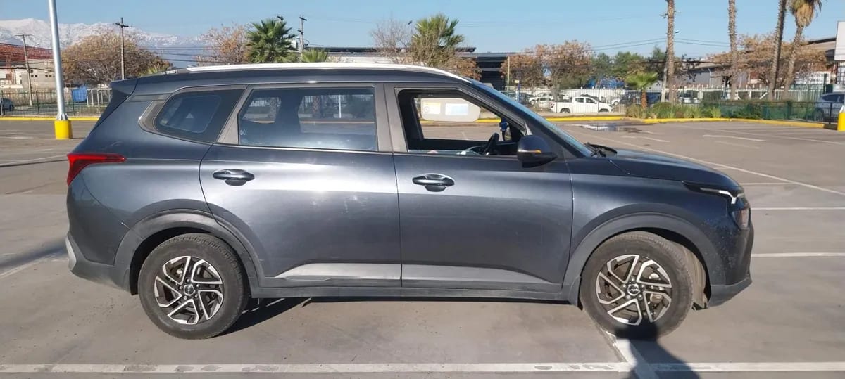 Kia Carens 1.4l Ex Turbo-Gdi Full 4x2 7dct At 5p año 2022