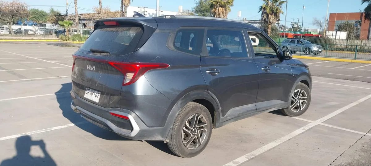 Kia Carens 1.4l Ex Turbo-Gdi Full 4x2 7dct At 5p año 2022