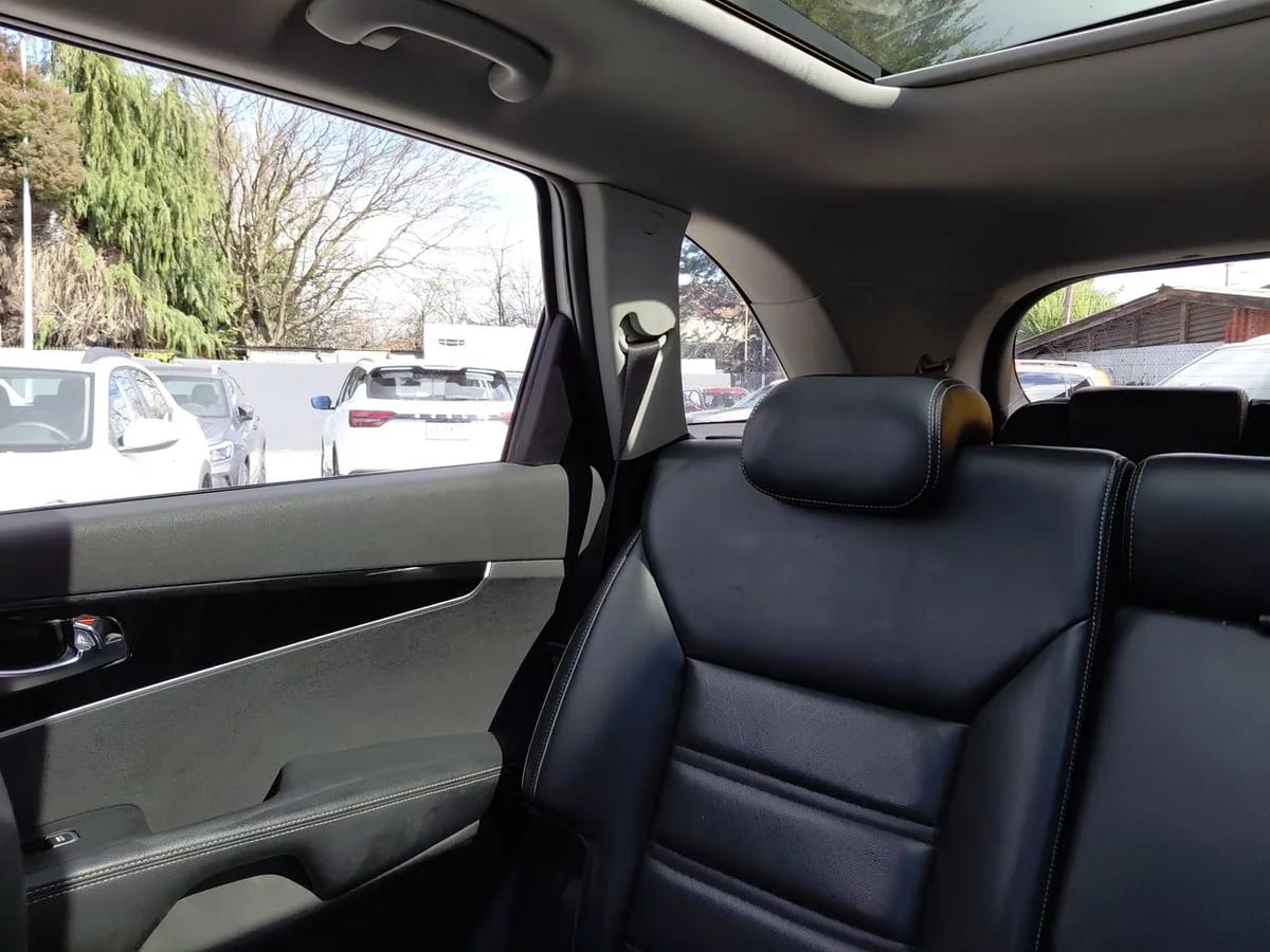 Kia Sorento 2.4 Gtl 2wd Special Pack At6 5p año 2020