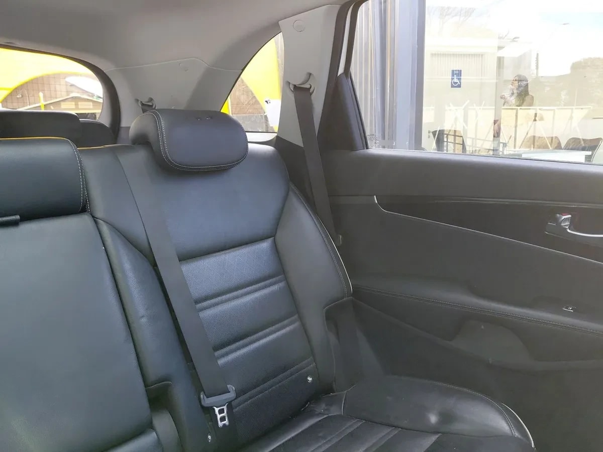 Kia Sorento 2.4 Gtl 2wd Special Pack At6 5p año 2020