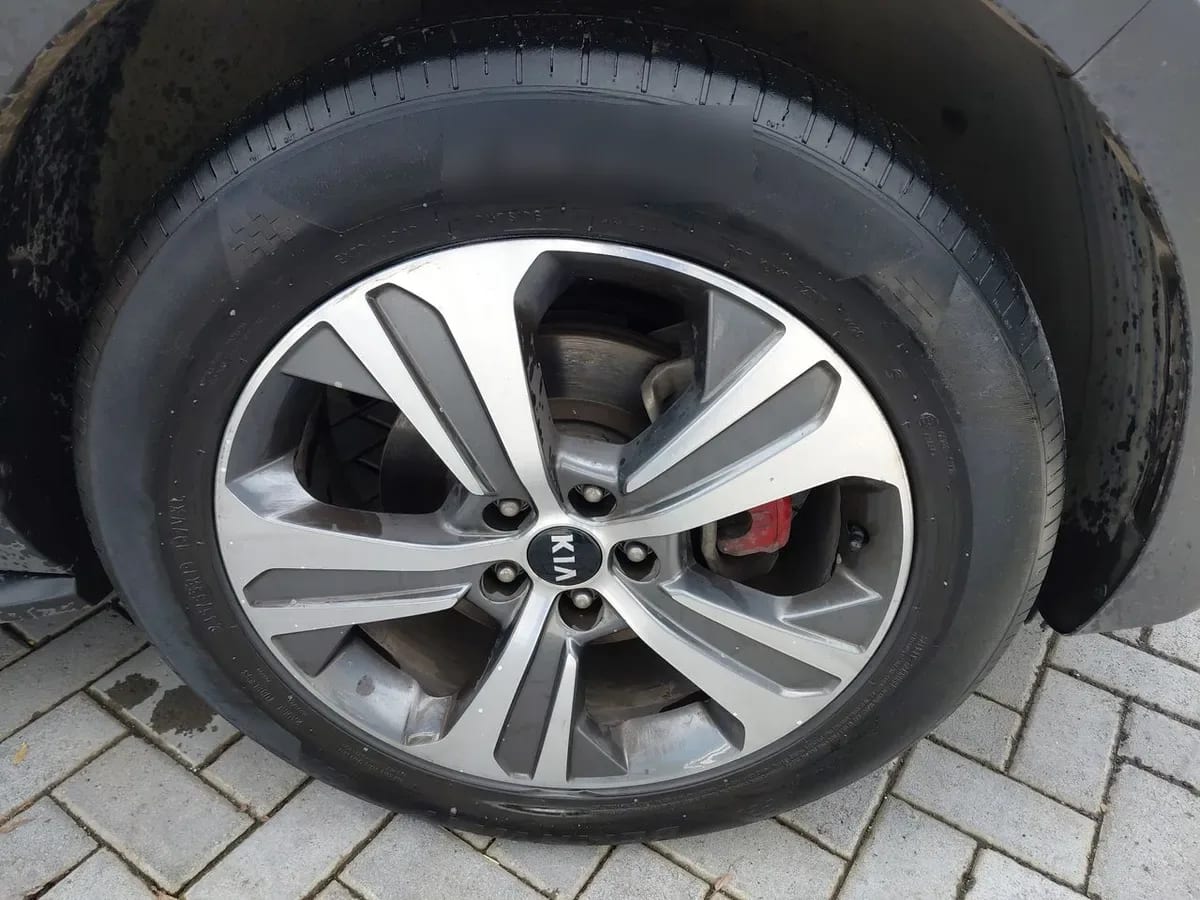 Kia Sorento 2.4 Gtl 2wd Special Pack At6 5p año 2020