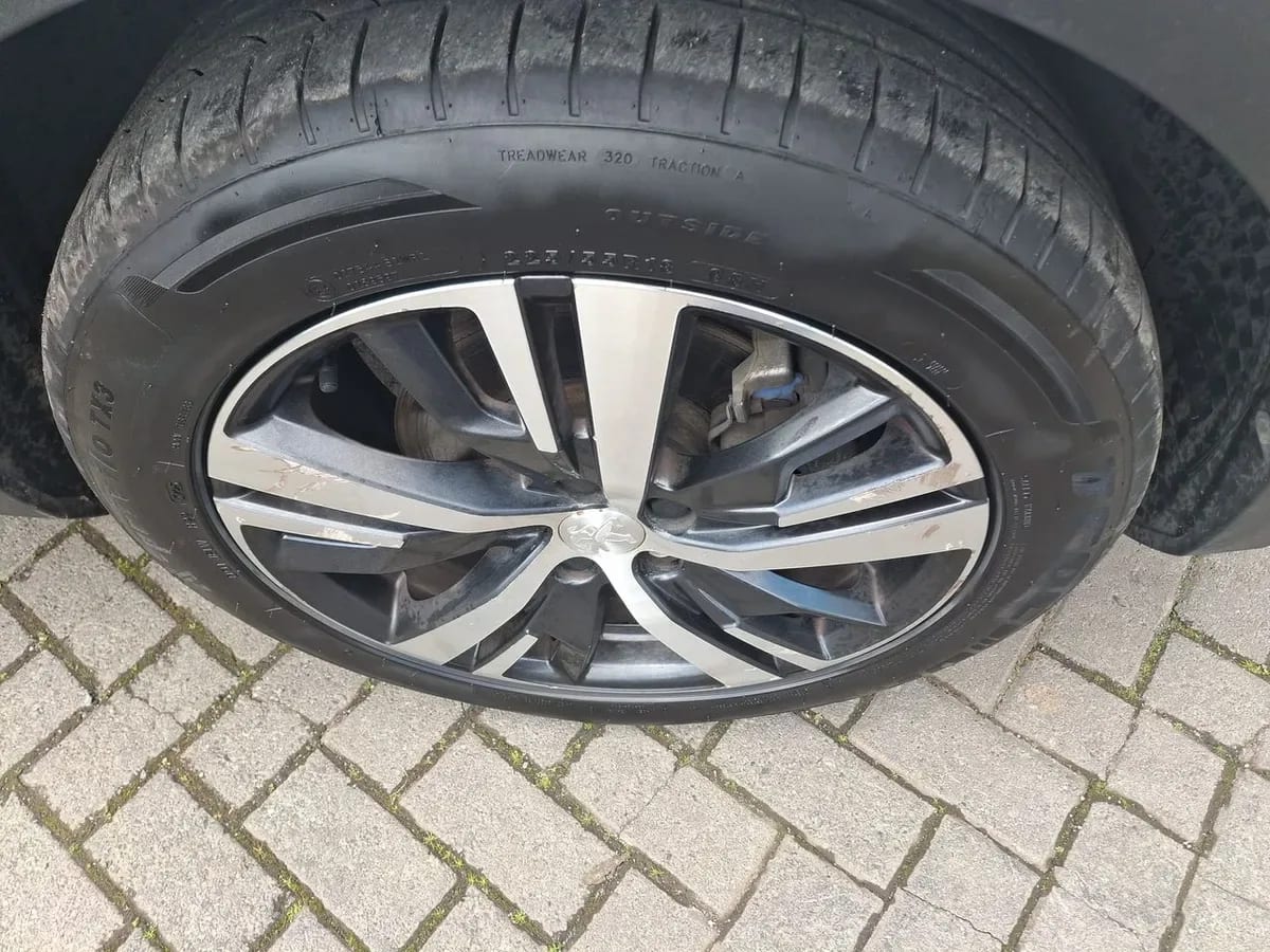 Peugeot 3008 1.5 Allure Bluehdi Diesel 4x2 130 Eat6 5p año 2021