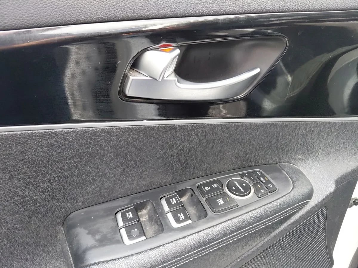 Kia Sorento 2.4 Gtl 2wd Special Pack At6 5p año 2020