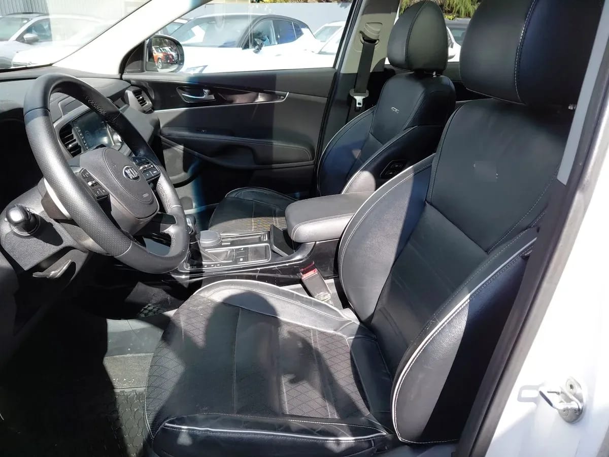 Kia Sorento 2.4 Gtl 2wd Special Pack At6 5p año 2020