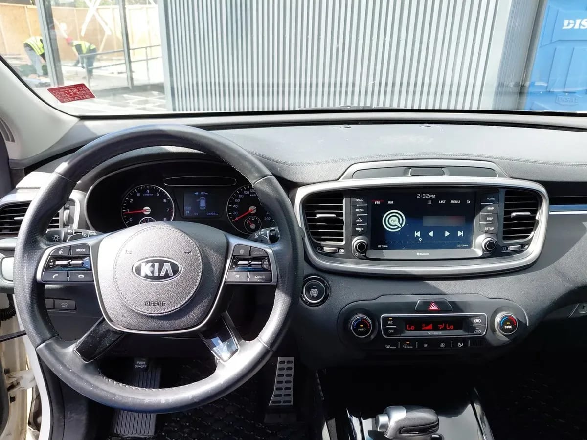 Kia Sorento 2.4 Gtl 2wd Special Pack At6 5p año 2020