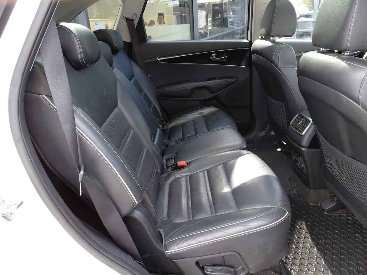 Kia Sorento 2.4 Gtl 2wd Special Pack At6 5p año 2020