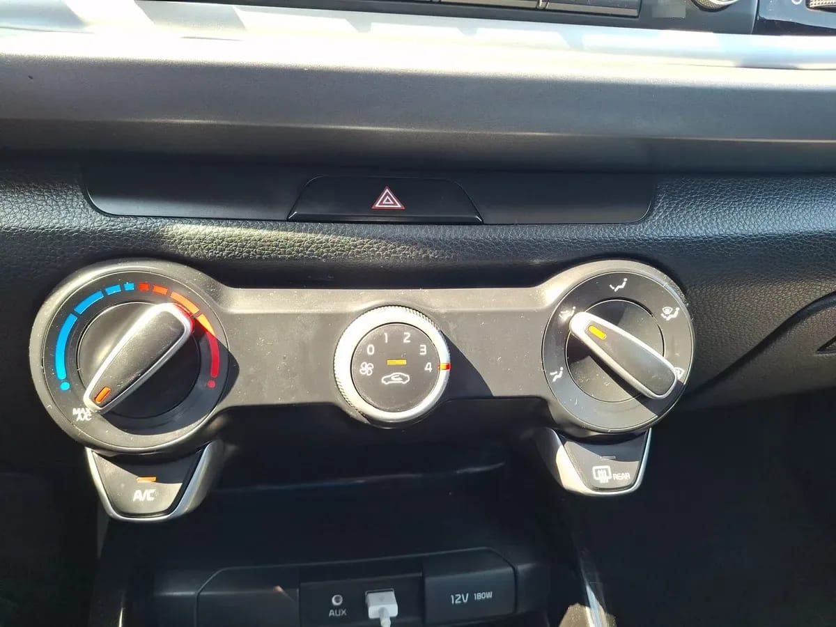 Kia Rio 5 1.4 Ex 4x2 Ac 6mt 5p año 2019