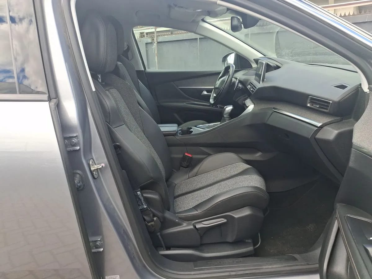 Peugeot 3008 1.5 Allure Bluehdi Diesel 4x2 130 Eat6 5p año 2021