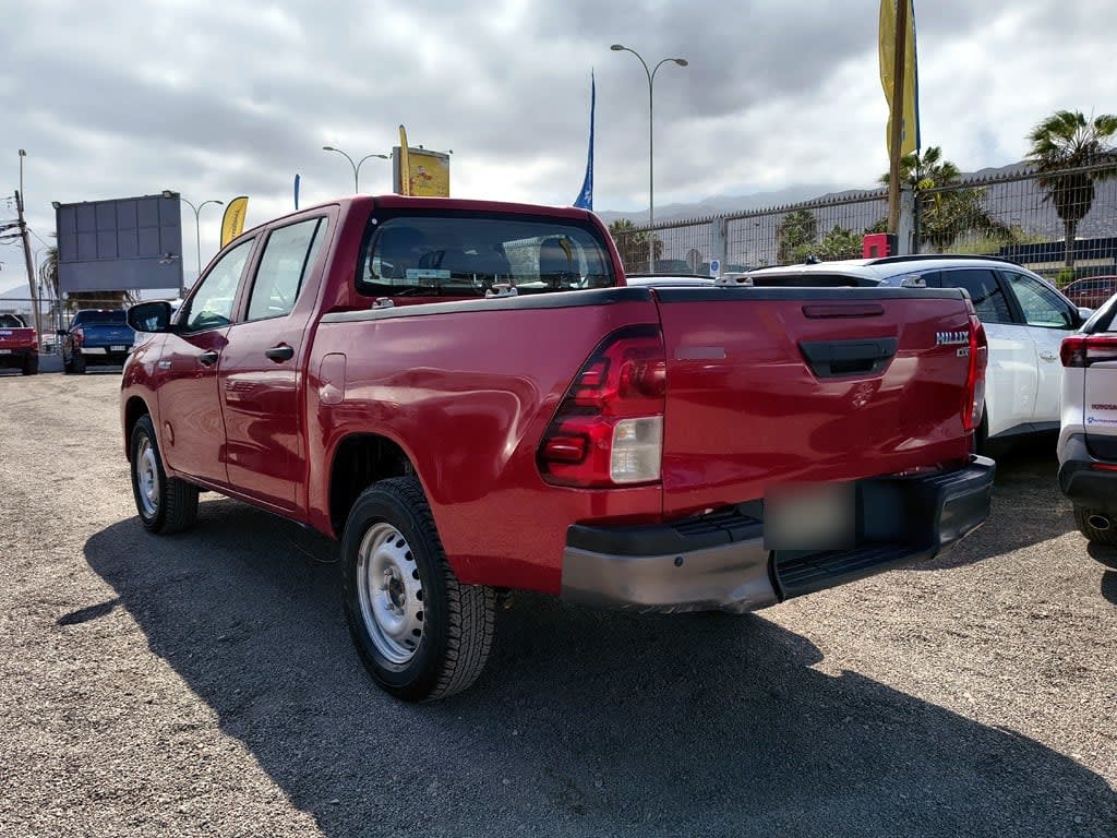 Toyota Hilux Tss 2.4 Diesel 4x2 T/m año 2022