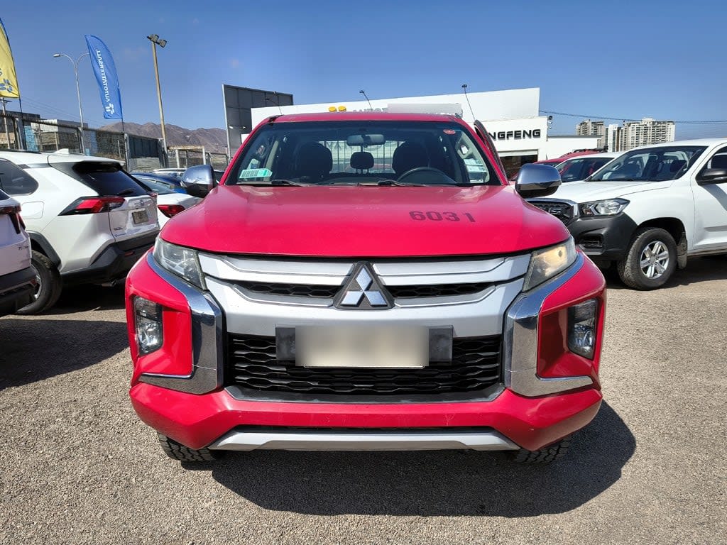 Mitsubishi L200 Katana 2.4 Diesel 4x2 T/m año 2022