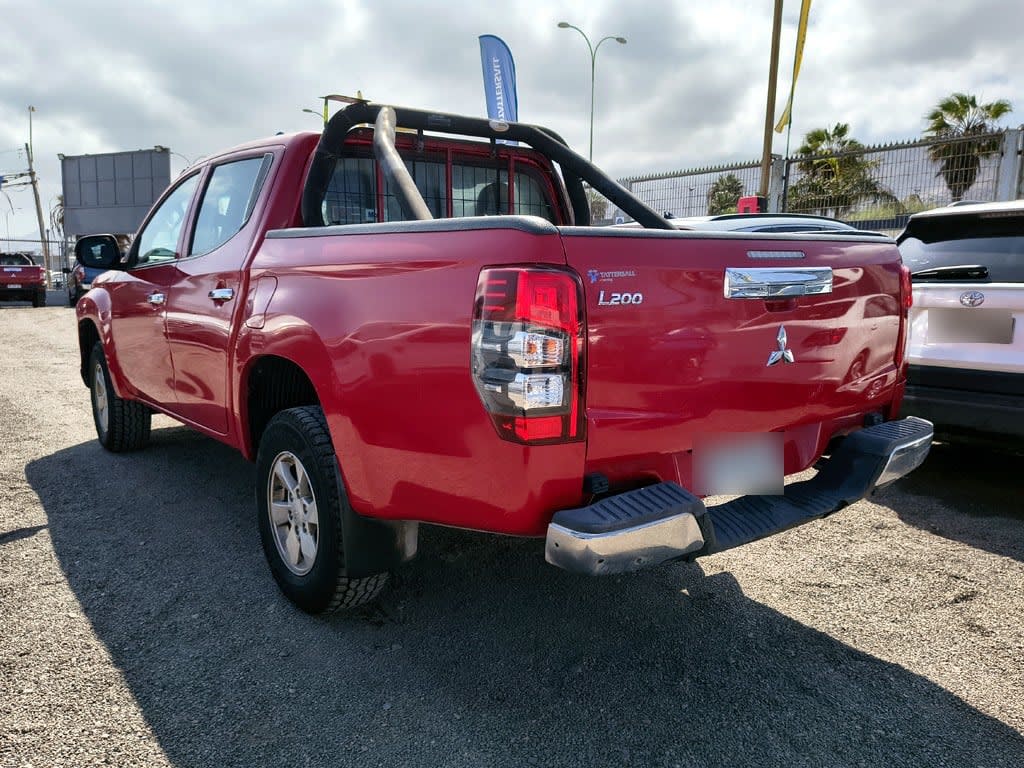 Mitsubishi L200 Katana 2.4 Diesel 4x2 T/m año 2022