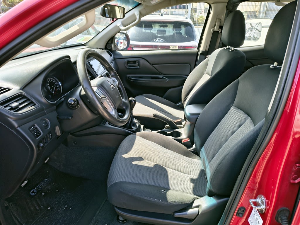 Mitsubishi L200 Katana 2.4 Diesel 4x2 T/m año 2022
