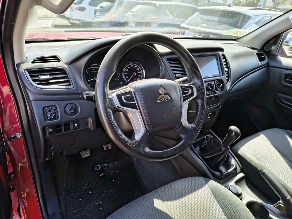Mitsubishi L200 Katana 2.4 Diesel 4x2 T/m año 2022