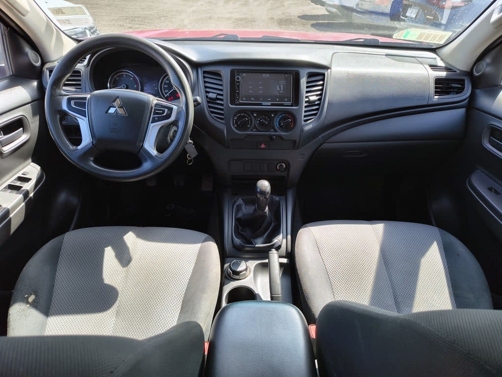 Mitsubishi L200 Katana 2.4 Diesel 4x2 T/m año 2022