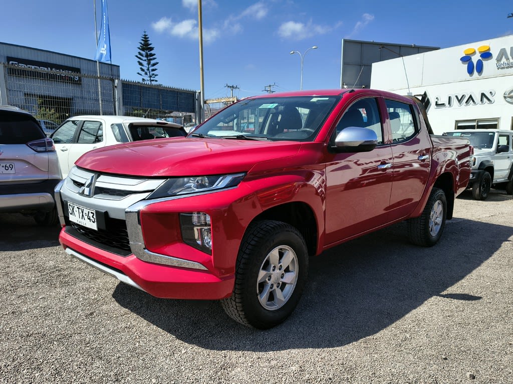 Mitsubishi L200 Katana 2.4 Diesel 4x4 T/m año 2022