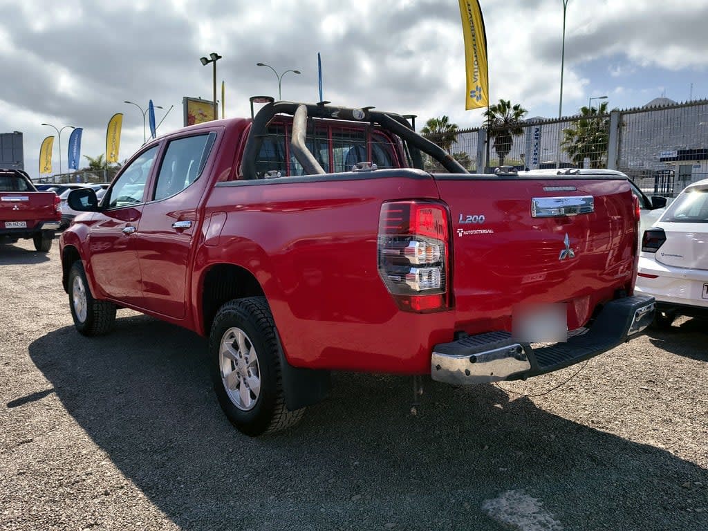 Mitsubishi L200 Katana 2.4 Diesel 4x4 T/m año 2022