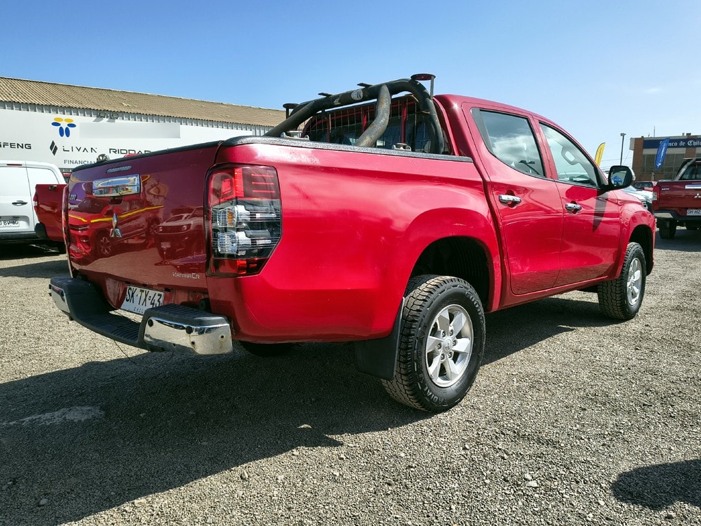 Mitsubishi L200 Katana 2.4 Diesel 4x4 T/m año 2022