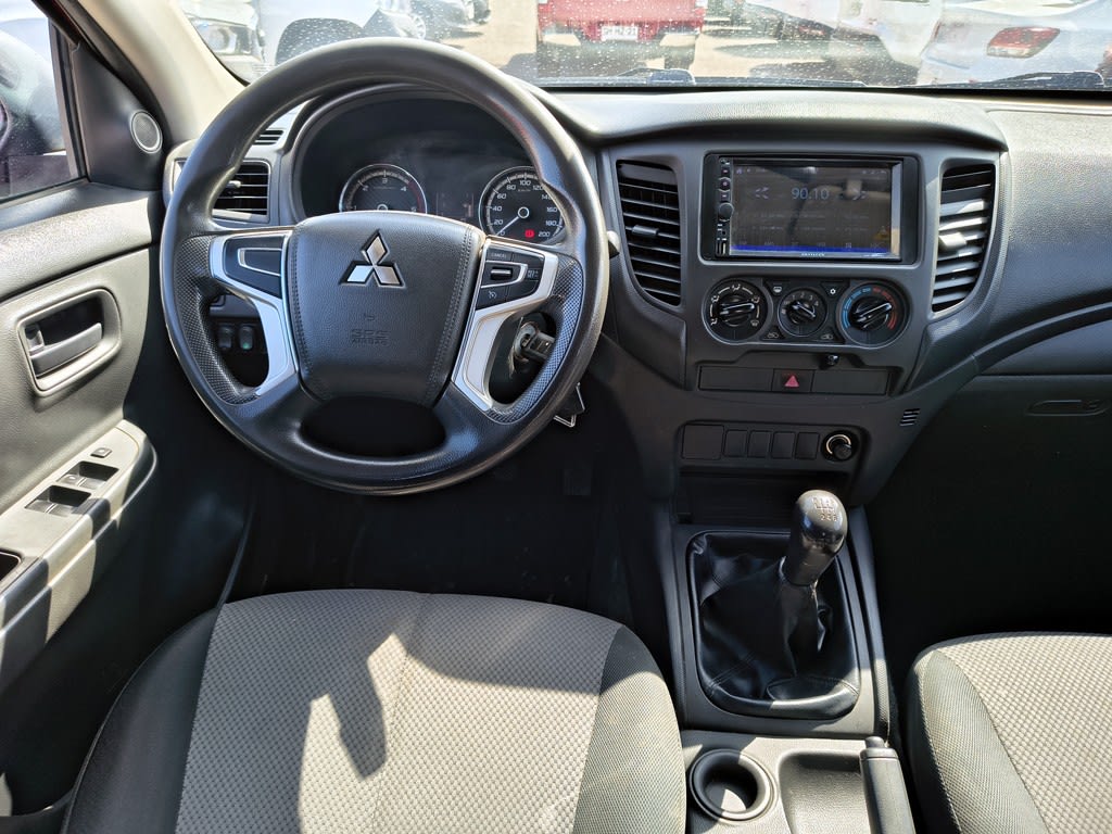 Mitsubishi L200 Katana 2.4 Diesel 4x4 T/m año 2022