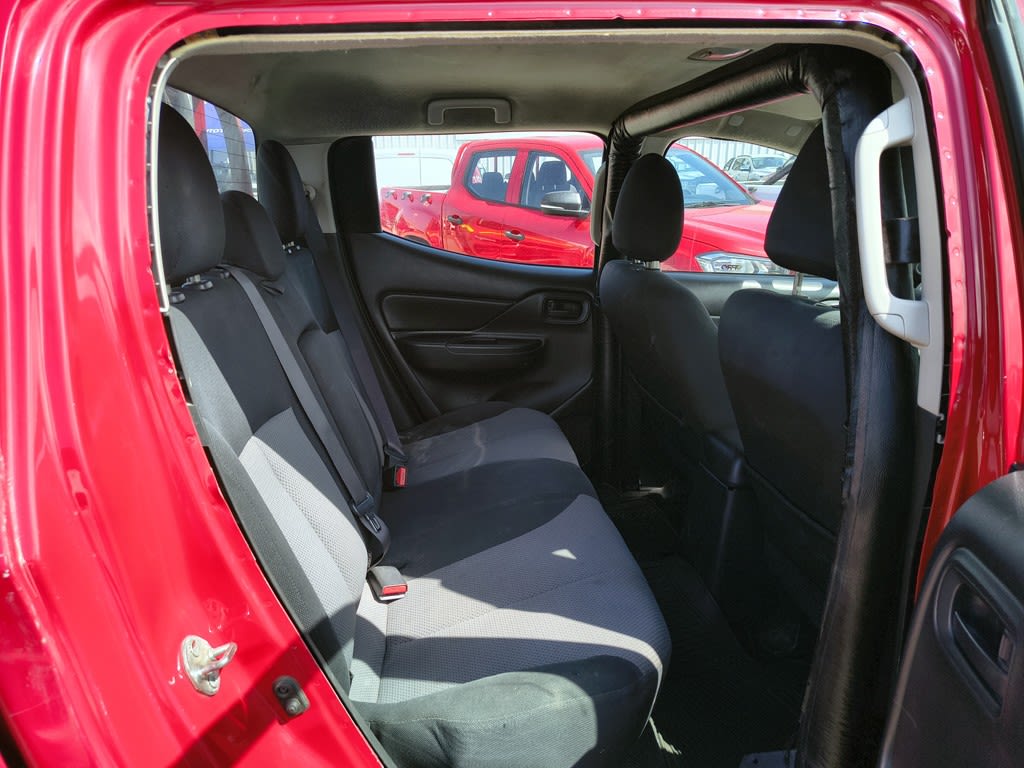 Mitsubishi L200 Katana 2.4 Diesel 4x4 T/m año 2022