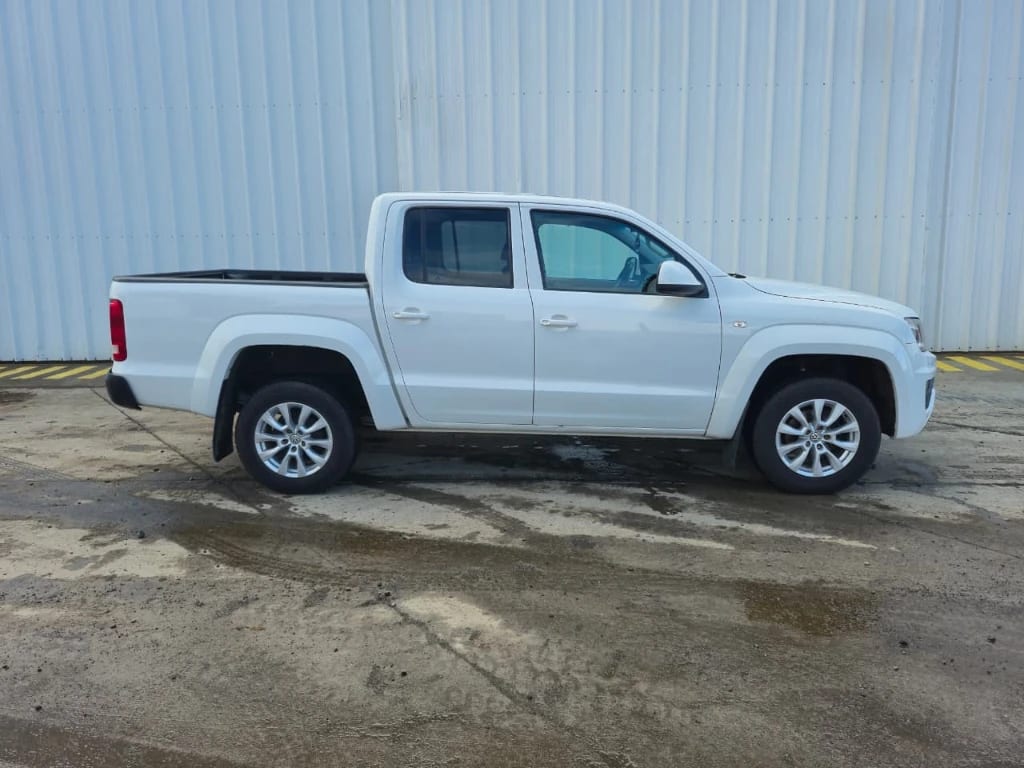Volkswagen Amarok Dcab Tdi 4x4 Trendline 2.0 año 2023