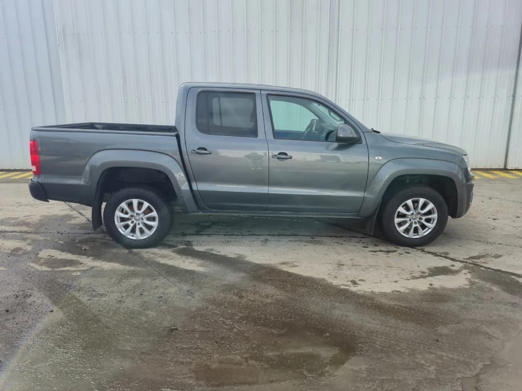 Volkswagen Amarok Dcab Tdi 4x4 Trendline 2.0 año 2023