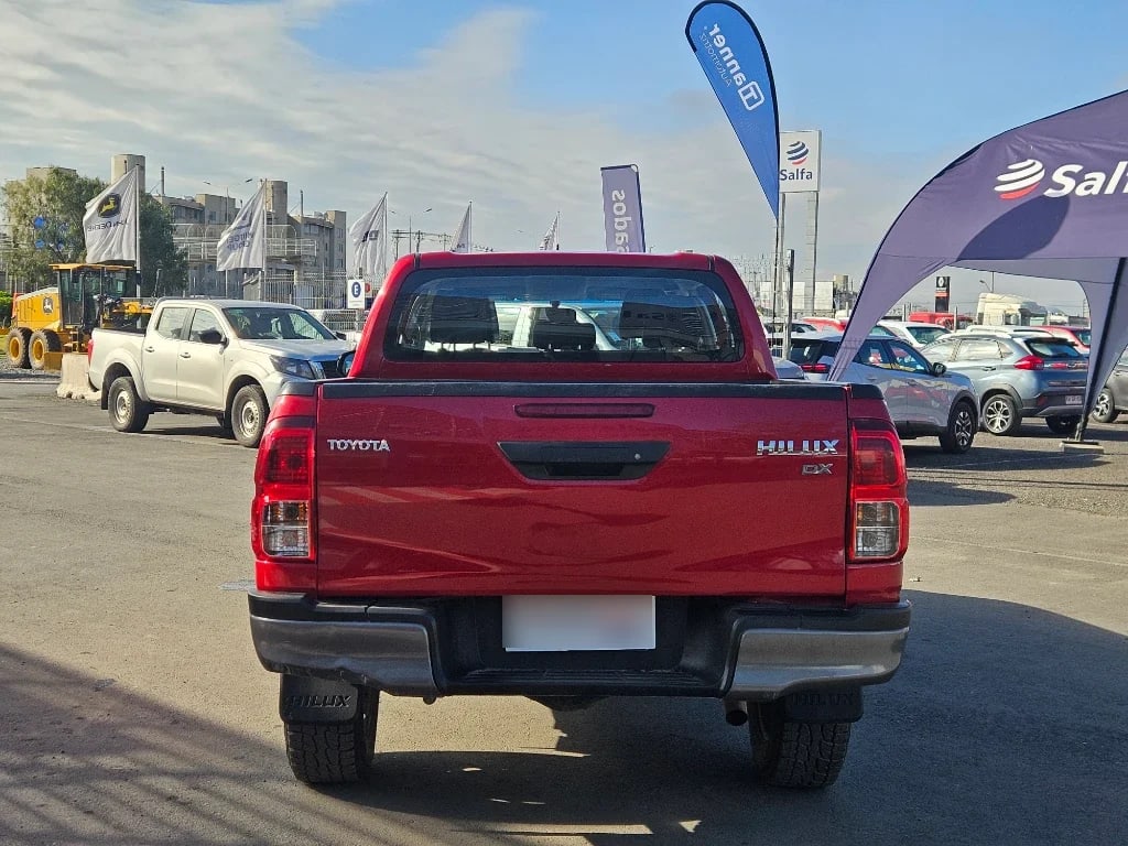 Toyota Hilux Dc 4x4 2.4 D Dx Mt año 2023