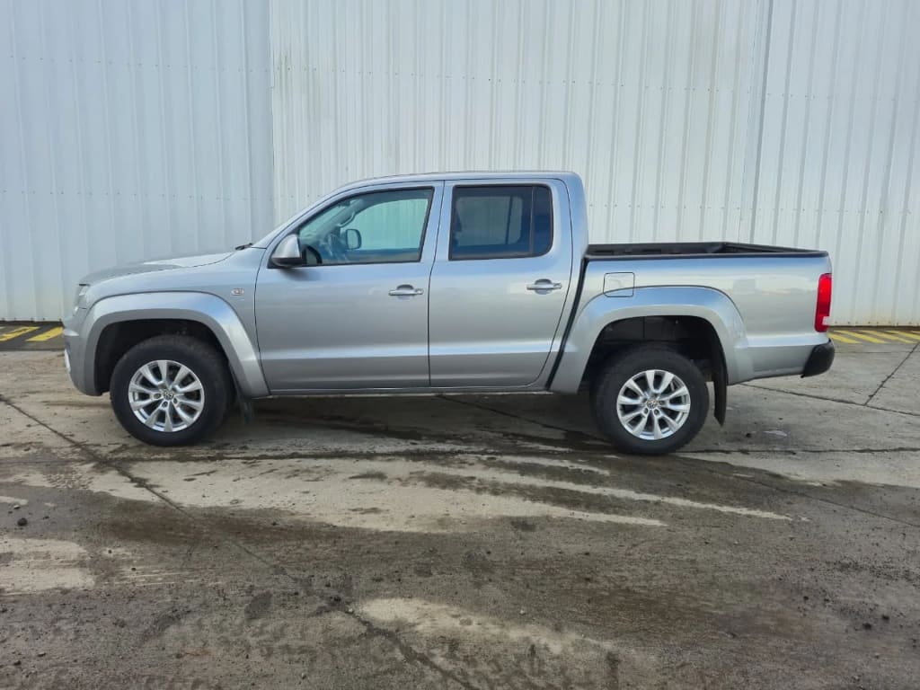 Volkswagen Amarok Dcab Tdi 4x4 Trendline 2.0 año 2023