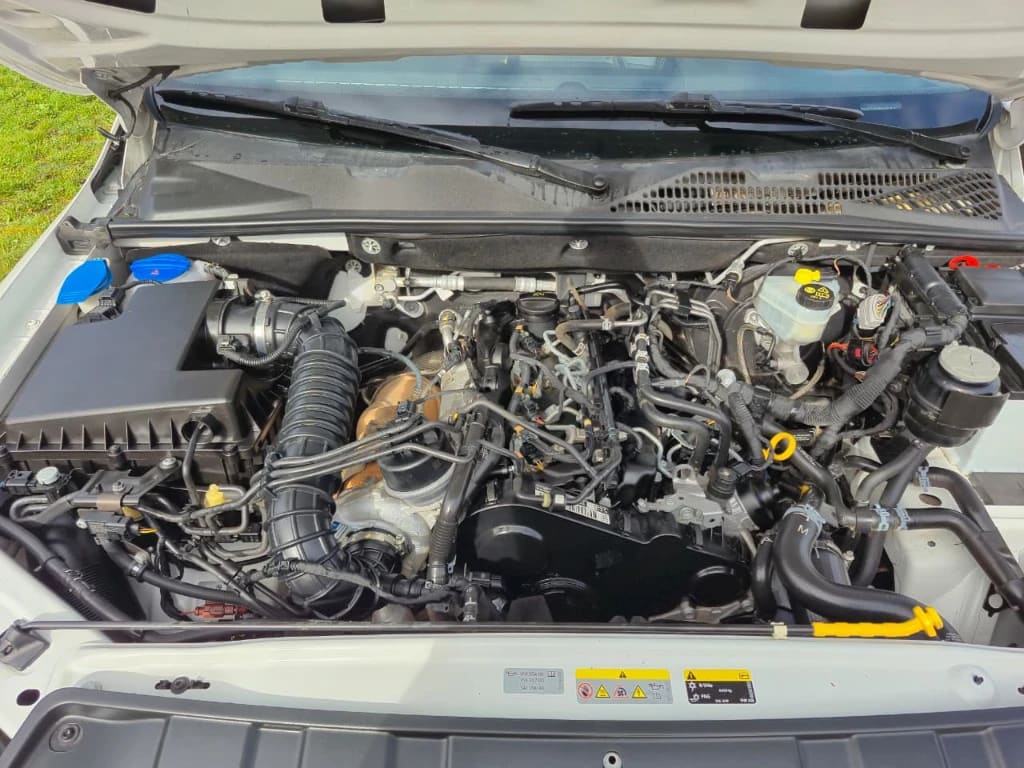 Volkswagen Amarok Dcab Tdi 4x4 Trendline 2.0 año 2023