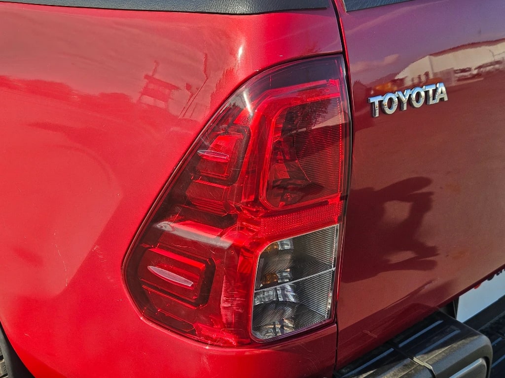 Toyota Hilux Dc 4x4 2.4 D Dx Mt año 2023