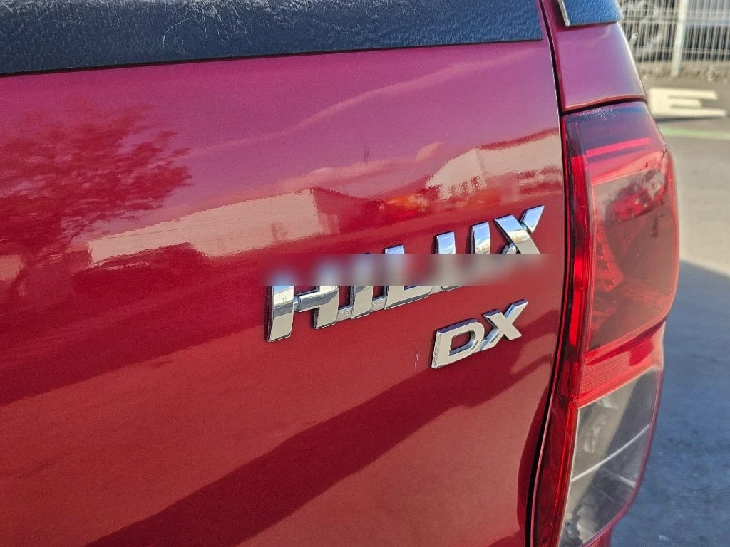 Toyota Hilux Dc 4x4 2.4 D Dx Mt año 2023
