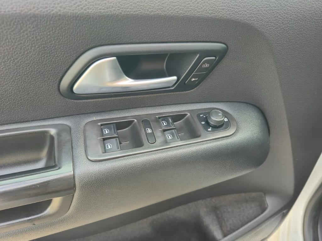 Volkswagen Amarok Dcab Tdi 4x4 Trendline 2.0 año 2023