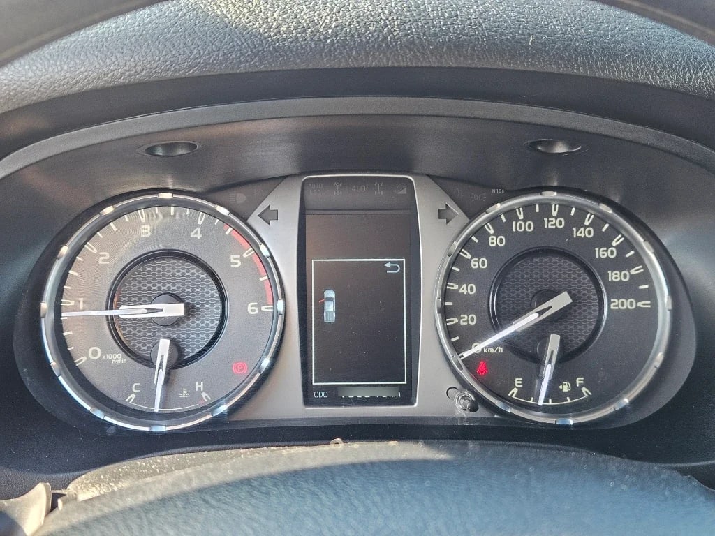 Toyota Hilux Dc 4x4 2.4 D Dx Mt año 2023
