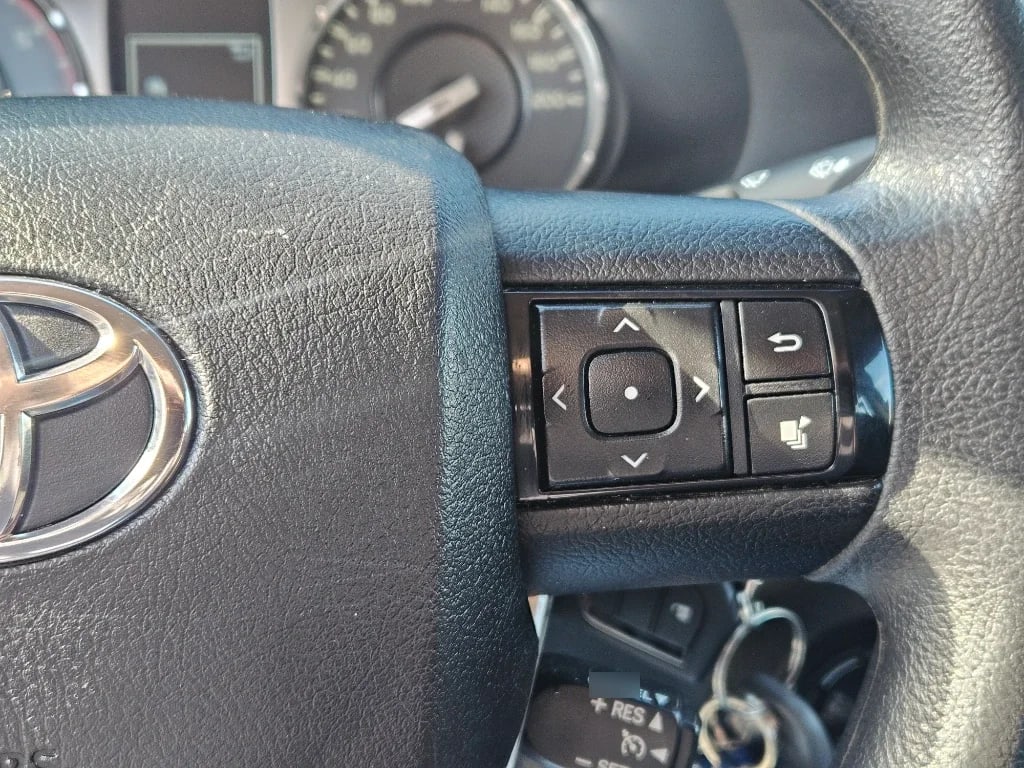 Toyota Hilux Dc 4x4 2.4 D Dx Mt año 2023