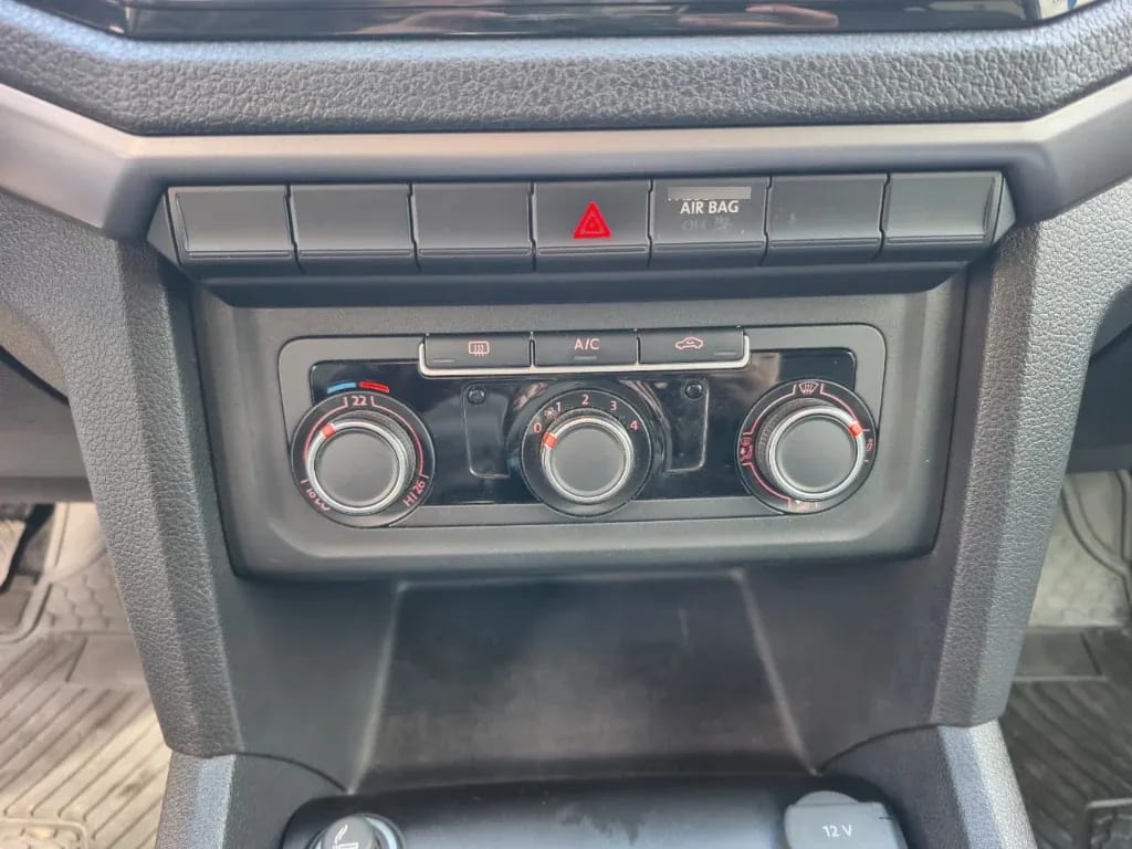 Volkswagen Amarok Dcab Tdi 4x4 Trendline 2.0 año 2023