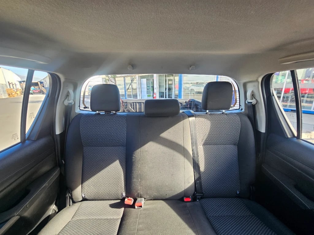Toyota Hilux Dc 4x4 2.4 D Dx Mt año 2023
