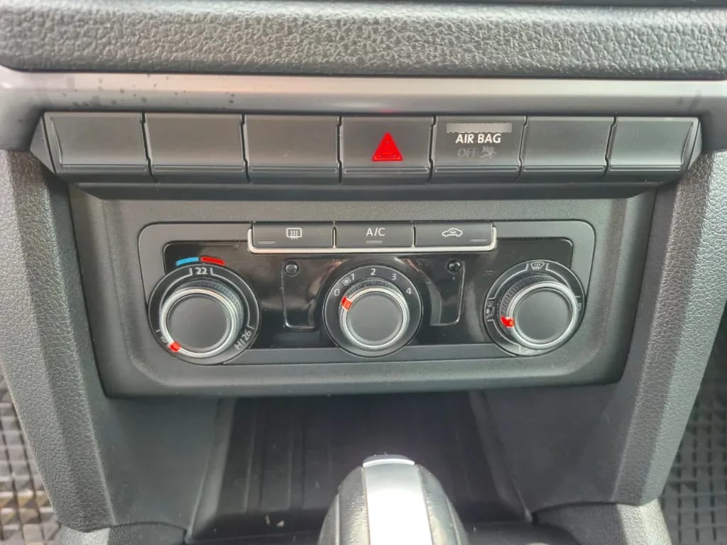 Volkswagen Amarok Confortline At 4x4 Tdi 2.0 año 2023