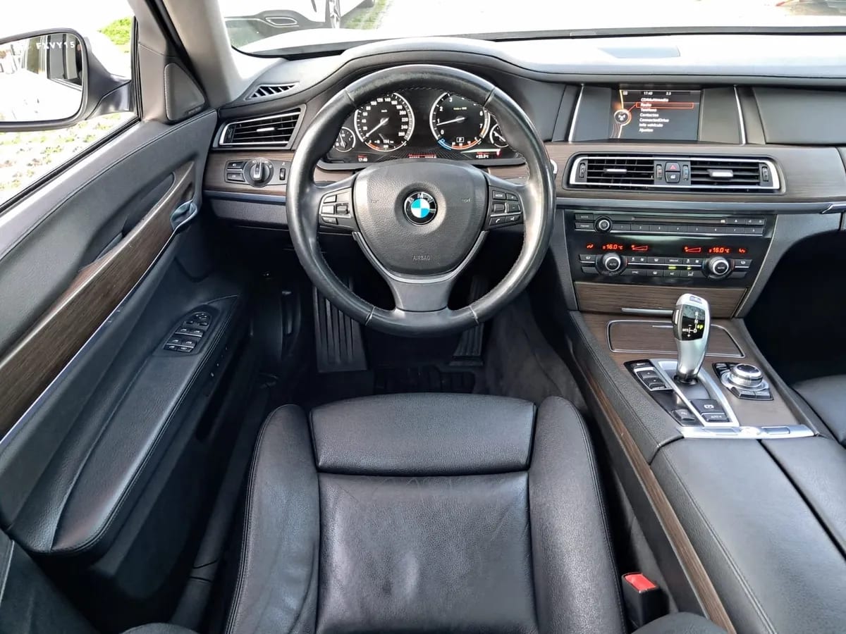 BMW 750 4.4 Li At año 2014