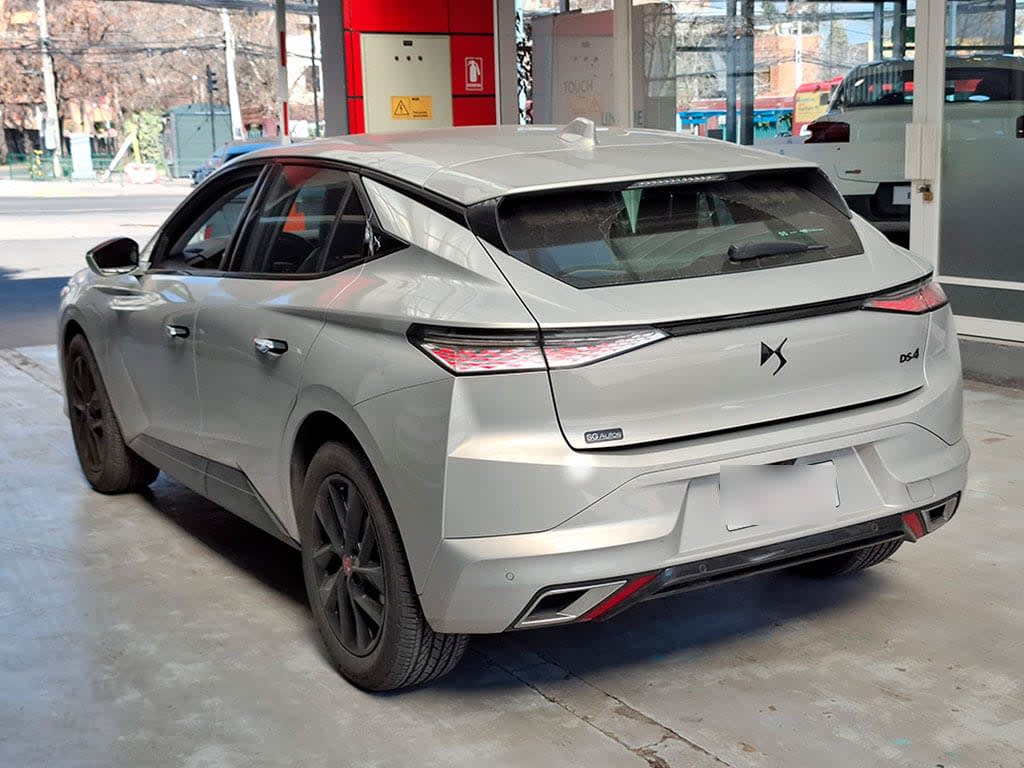 DS Automobiles 4 1.5 Cross Trocadero Bluehdi año 2024
