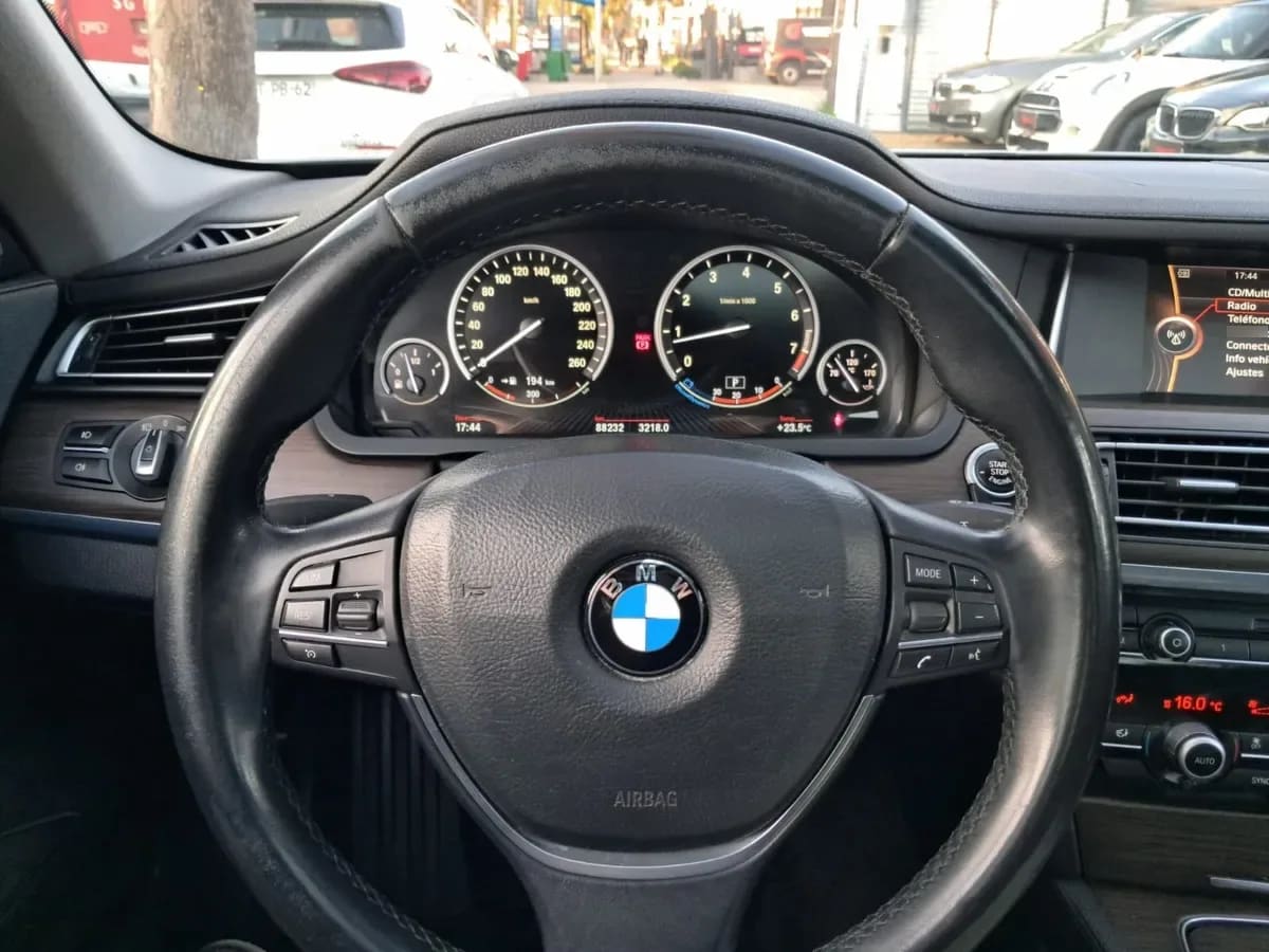 BMW 750 4.4 Li At año 2014