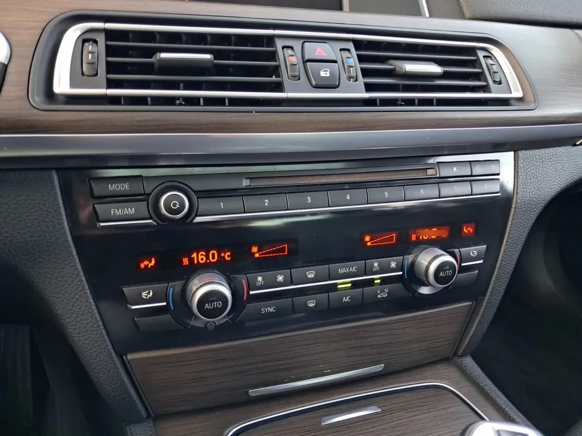 BMW 750 4.4 Li At año 2014