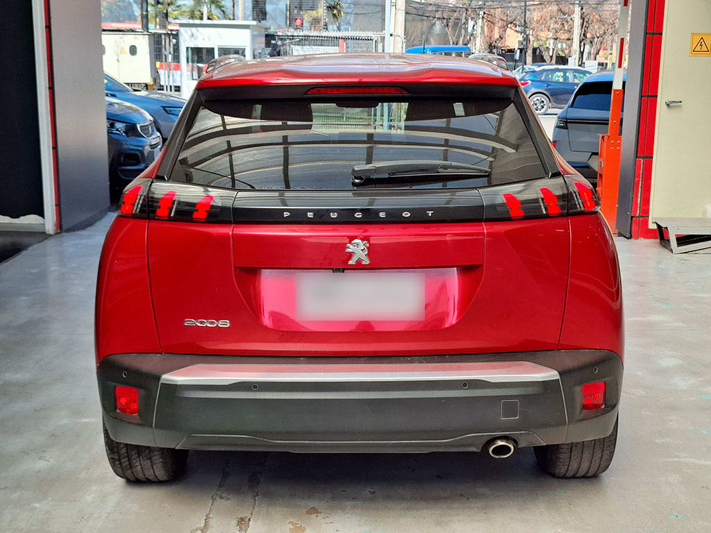 Peugeot 2008 1.5 Allure Bluehdi año 2021