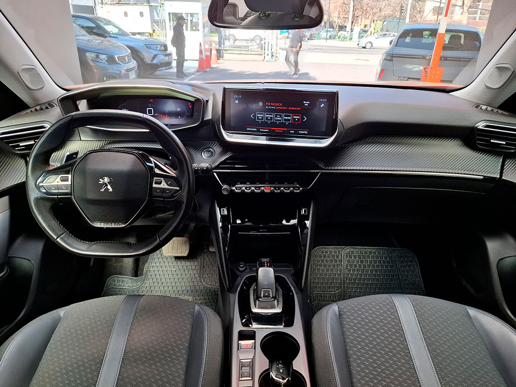 Peugeot 2008 1.5 Allure Bluehdi año 2021