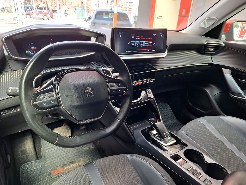 Peugeot 2008 1.5 Allure Bluehdi año 2021
