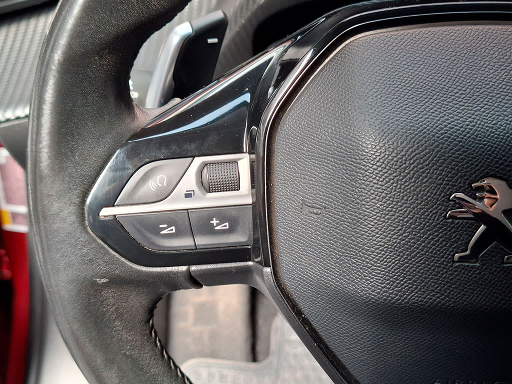 Peugeot 2008 1.5 Allure Bluehdi año 2021