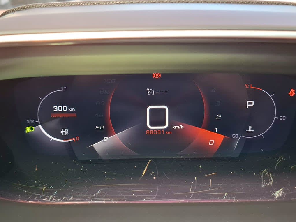 Peugeot 2008 1.5 Allure Bluehdi año 2021